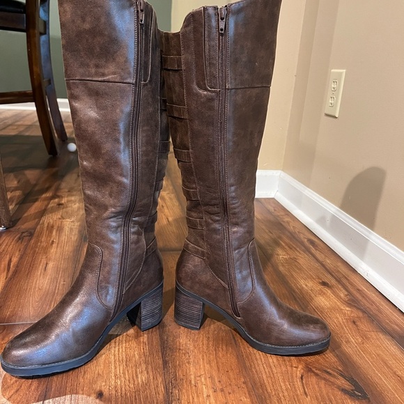 NOT FOR SALE - Picture 7 of 9